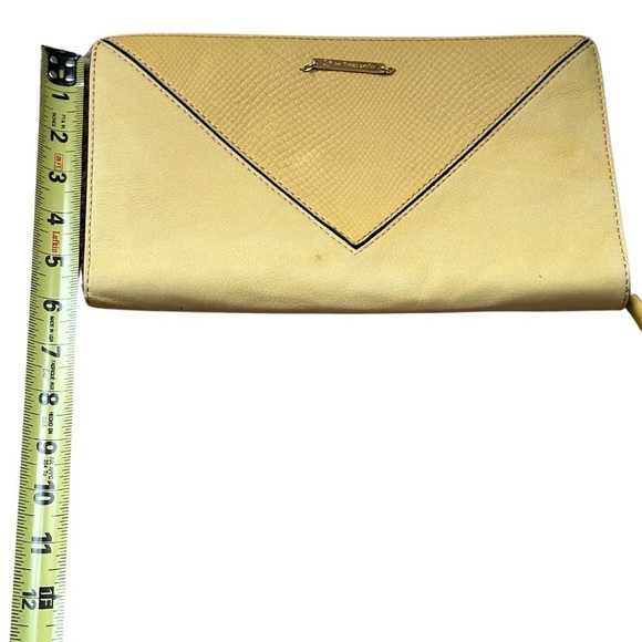 Linea Pelle Yellow Zip Around Clutch Bag Genuine Leather Studded Detail - Picture 4 of 11
